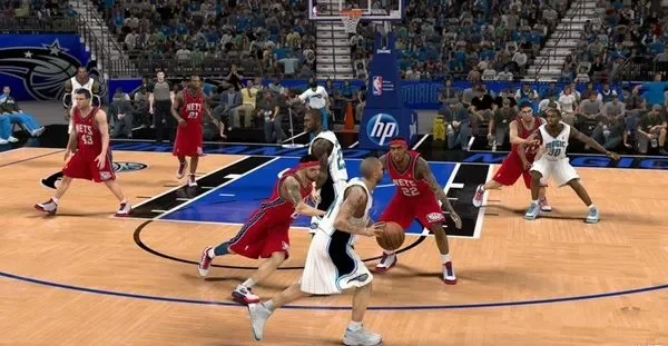 NBA 2K22过人技巧解析：转身运球与假动作实战攻略